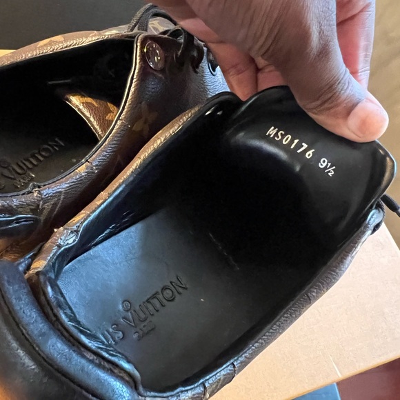Men’s Louis Vuitton sneaker - Picture 7 of 9